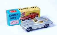 Lot 1648 - Corgi Toys, 310 Chevrolet Corvette Stingray in...