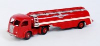 Lot 2053 - Dinky Toys, France, 32C Tracteur Panhard avec...