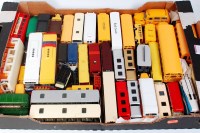 Lot 2634 - 3 trays of mixed modern issue diecast Busses...