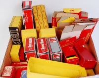 Lot 891 - 2 boxes containing empty train boxes, packing...