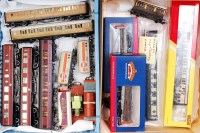 Lot 904 - 2 trays containing two boxed Bachmann 38-300...