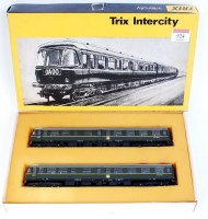 Lot 924 - A Trix Trains Intercity 2 car DMU BR green (G-BG)