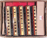 Lot 1073 - 5 Hornby Dublo WR corridor coaches 4050, 2x...