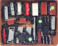 Lot 1062 - 23 Hornby Dublo D1 and SD6 wagons, all for 2...