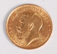 Lot 137 - Great Britain, 1914 gold half sovereign,...