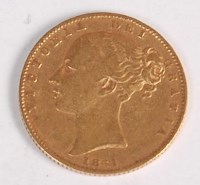 Lot 158 - Great Britain, 1861 gold full sovereign, Queen...