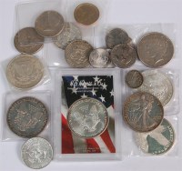 Lot 205 - USA, collection of silver and other coins, to...