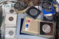 Lot 229 - Mixed lot of British and world coins, to...