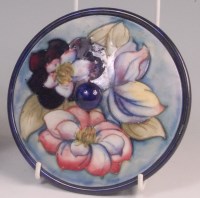 Lot 131 - An early 20th century Moorcroft Anemone...
