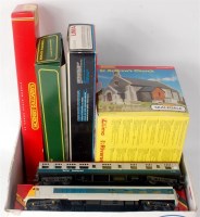 Lot 797 - A mixed lot Hornby Skaledale St Andrews Church...