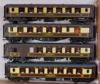 Lot 981 - 3 Wrenn Pullman Cars Aries, No. 73, No. 77 and...