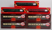 Lot 1072 - Hornby Top Link BR Mk1 coaches 2 R436, R437,...