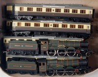 Lot 923 - 2 Airfix 'Caerphilly Castle' engines and...