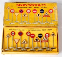 Lot 1972 - Dinky Toys, 771 International Road Signs set,...