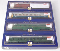 Lot 1056 - Lima ex GWR railcars BR green W32W and BR...