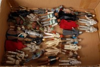 Lot 3132 - 34 assorted Kenner Star Wars plastic figures,...