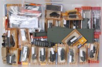 Lot 1523 - Roco, 'Mini Tanks' H0 scale plastic kit group,...