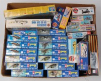 Lot 1514 - 29 mixed scale Revell, Airfix, Italeri and...