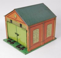 Lot 303 - Hornby 1935 No. 1A engine shed with green base,...