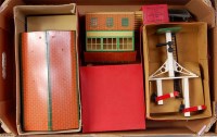 Lot 337 - A large tray of postwar Hornby accessories...