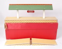 Lot 338 - Hornby 1954-5 Trent Island platform with white...