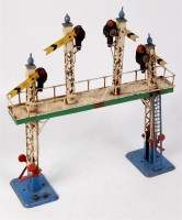 Lot 414 - Hornby 1936-8 No. 2E Distant signal gantry...