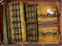 Lot 416 - Hornby 1925-7 electrical viaduct with dark...