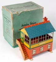 Lot 417 - Hornby 1939-41 No. 2E signal cabin with blue...