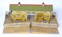 Lot 418 - Hornby 1939-41 No. 4E Ripon station with buff...