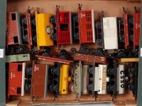 Lot 420 - A large tray of 18 postwar Hornby wagons...