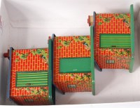 Lot 440 - 3 Hornby platelayers huts, 1930-4 with opening...