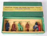 Lot 446 - Dinky toys 1952-6 No. 003 passengers set (G-BF)