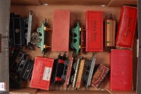 Lot 478 - A large tray of 11 Hornby items including 2x...