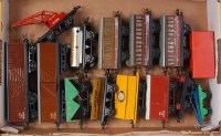 Lot 599 - A large tray of 13 assorted Hornby postwar...