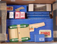 Lot 656 - Hornby Dublo D1 level crossing (F-G), through...