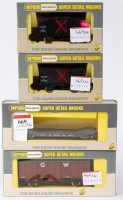 Lot 669 - Wrenn W4862/A, W5049, 2x W5057 wagons (M-BM)