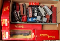 Lot 775 - Tray containing 7 boxed and 16 unboxed wagons...