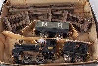 Lot 562 - Hornby 1920 No. 1 goods set comprising plain...