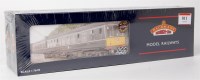 Lot 811 - A Bachmann 32-900 class 108 2 car DMU BR green...