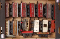 Lot 569 - A large tray of 16 assorted postwar Hornby...