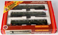 Lot 845 - A Hornby R687 BR green class 110 30-car DMU (G-...