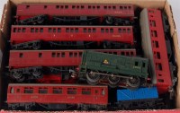 Lot 853 - Tray containing Triang D3035 green diesel...