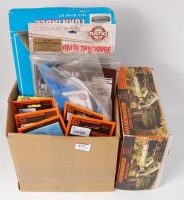 Lot 872 - Box containing unmade Peco turntable kit...