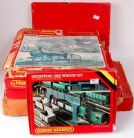 Lot 887 - Triang RA, R3D, RS606, Hornby starter set,...