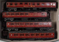 Lot 897 - Rake of 8 LMS corridor coaches by Ratio,...