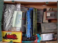 Lot 956 - 2 trays containing collection of items as...