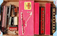 Lot 968 - Boxed Hornby Dublo 4036 and 4052 super detail...