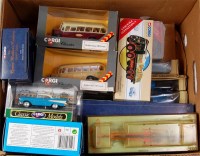 Lot 2542 - 12 assorted modern issue diecasts by Corgi,...