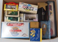 Lot 2596 - 25 boxed mixed modern issue diecasts to...