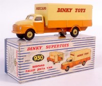 Lot 2018 - Dinky Toys, 930 Bedford Pallet Jekta van,...